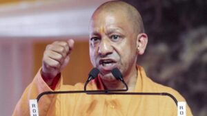 CM योगी की मां पर विवादित टिप्पणी करने वाले मौलाना के खिलाफ कार्रवाई, पुलिस ने दर्ज की FIR